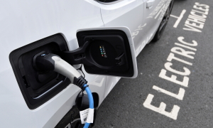 Can surging gasoline prices drive electric vehicle demand?