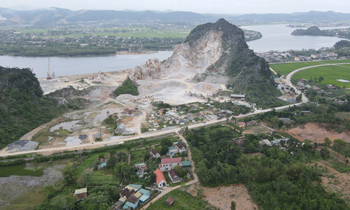 Quarry blast pierces roofs of multiple homes