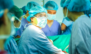 Vietnam's first domino organ transplant