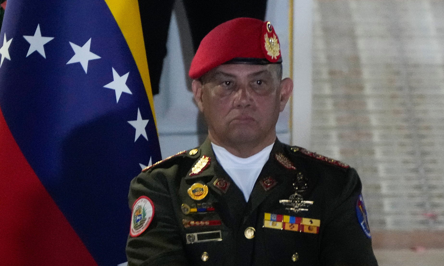 Venezuela replaces defense minister