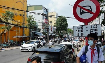Driving from the middle of a car-restricted street: will I be fined?