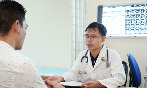 Difficulty breathing when lying down: a warning sign of what conditions?