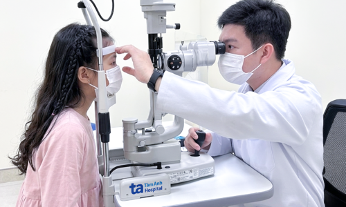 Is ingrown eyelashes dangerous for children?