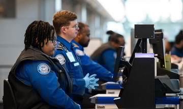 US airports appeal for donations for unpaid security staff