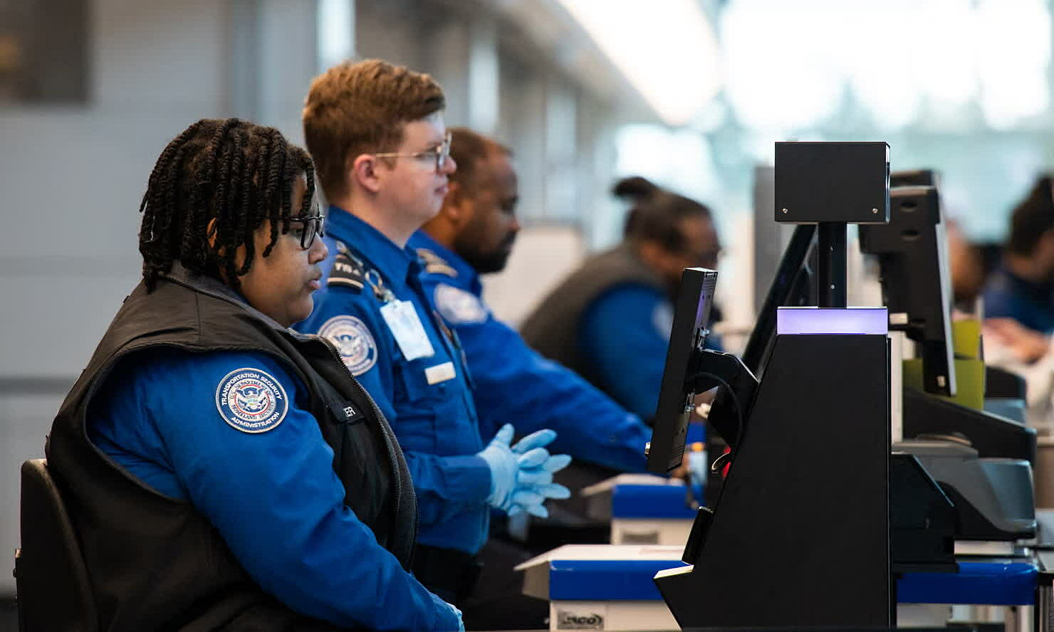 US airports appeal for donations for unpaid security staff