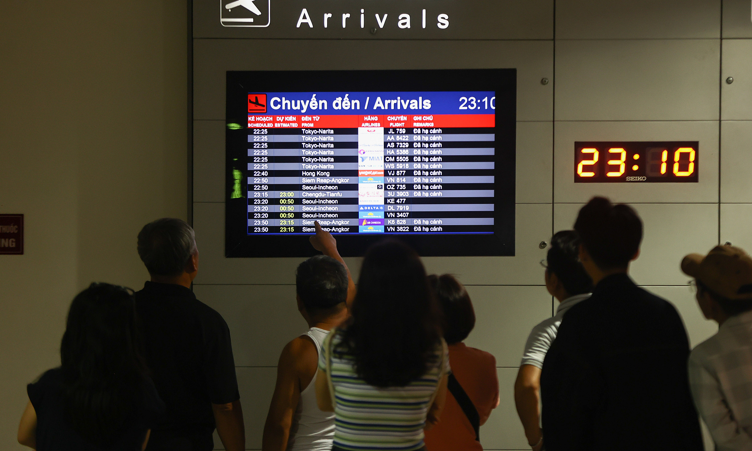 The reasons behind fluctuating airfare prices