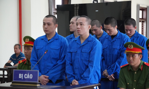 Son's scheme: impersonating police to rob 2.2 million USD from his own mother