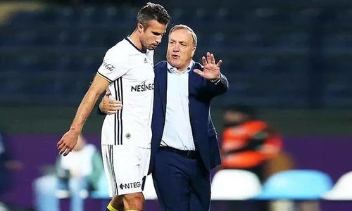 Former mentor to advise Van Persie