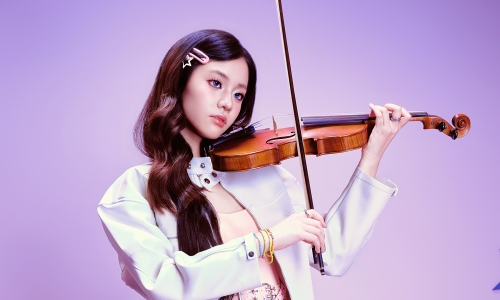 Izara Thien Nga: the late-talking girl who became a versatile singer