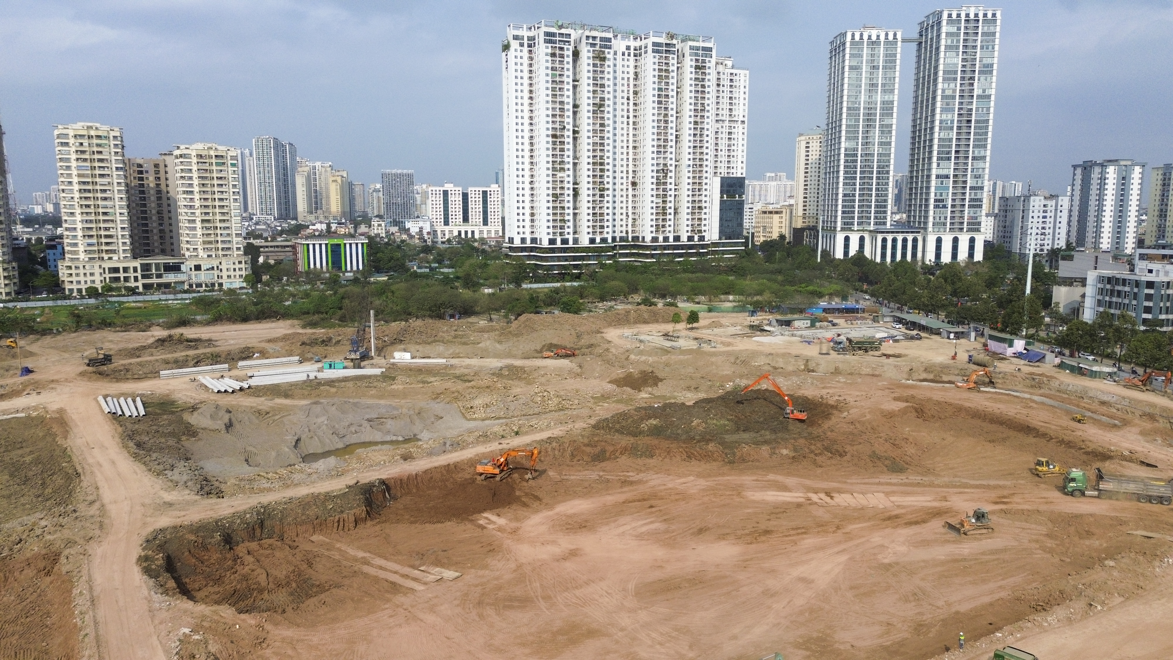 Seven flood control lakes under urgent construction in Hanoi