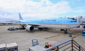 Many international airlines to Vietnam increase ticket prices, fuel surcharges