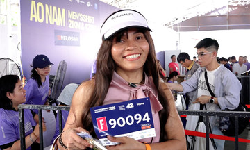Female runner completes 42km in night marathon despite cancer diagnosis