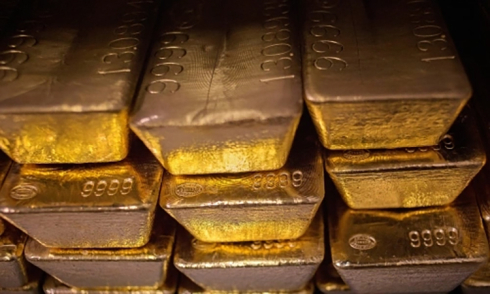 Ha Tinh hands over nearly 30 kg of gold to winning enterprise