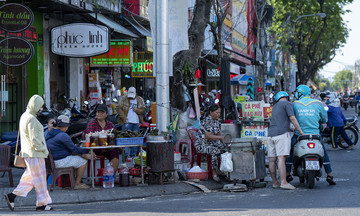 Da Nang prohibits business activities on sidewalks