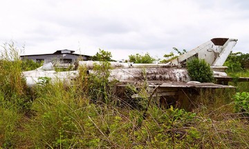 MiG-21 fighter jet "forgotten" for over 40 years in Ca Mau
