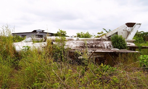 MiG-21 fighter jet "forgotten" for over 40 years in Ca Mau