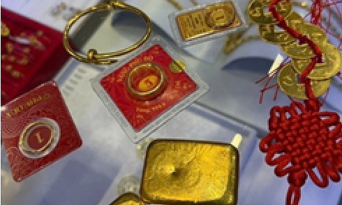 Female student almost sells family's 114 "chi" of gold, falling victim to online scammer