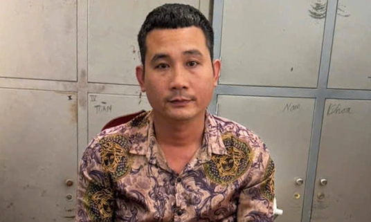 Bus driver fatally stabs colleague in parking dispute