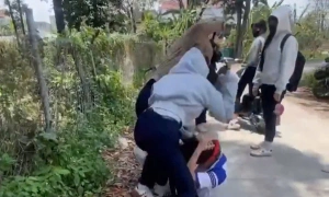 8th-grade student assaulted by group in street