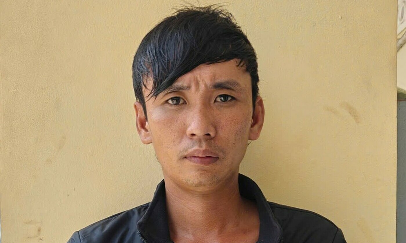 Stabs captain to death after being told to 'stop drinking'