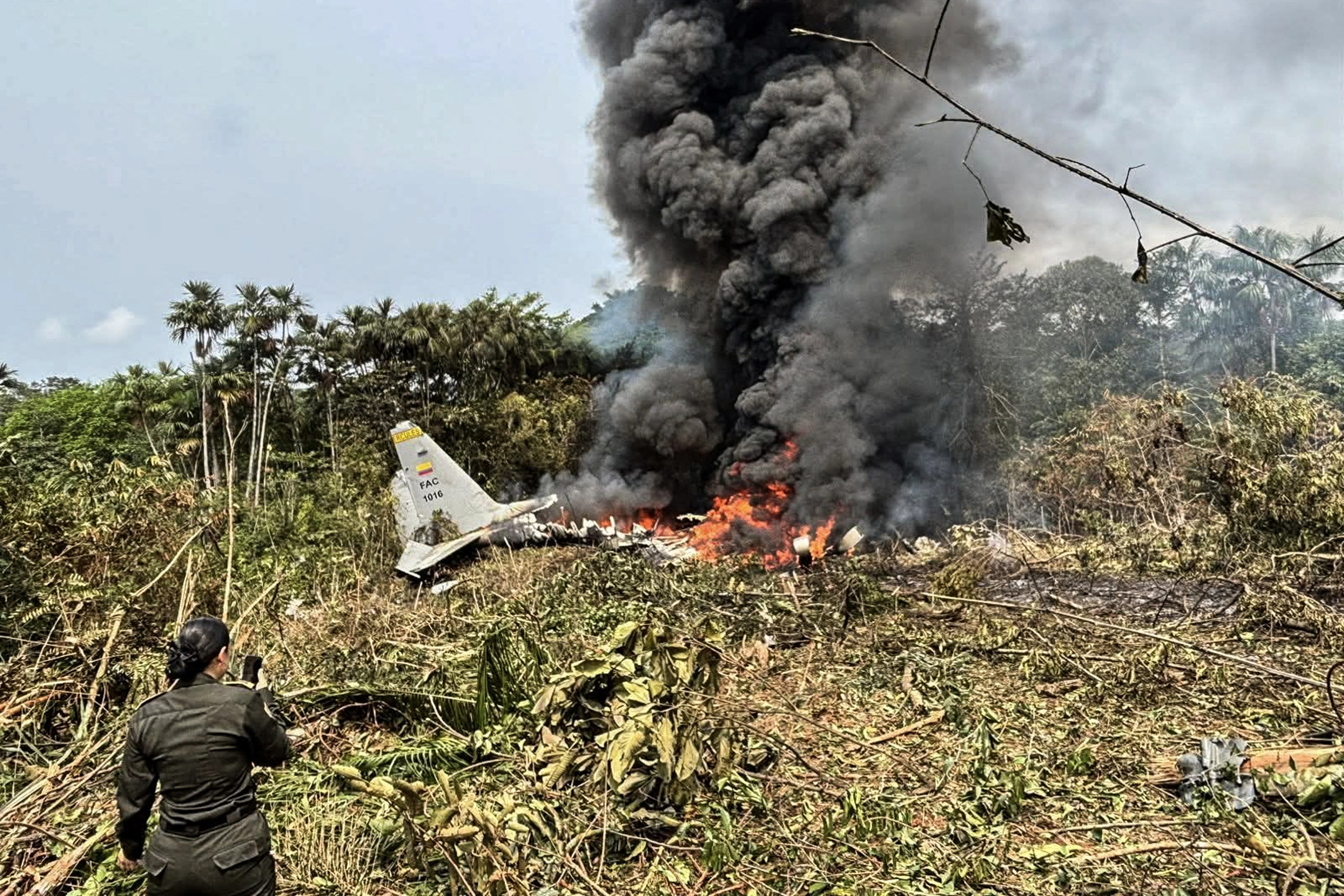 Colombian military plane crashes during takeoff, 8 dead