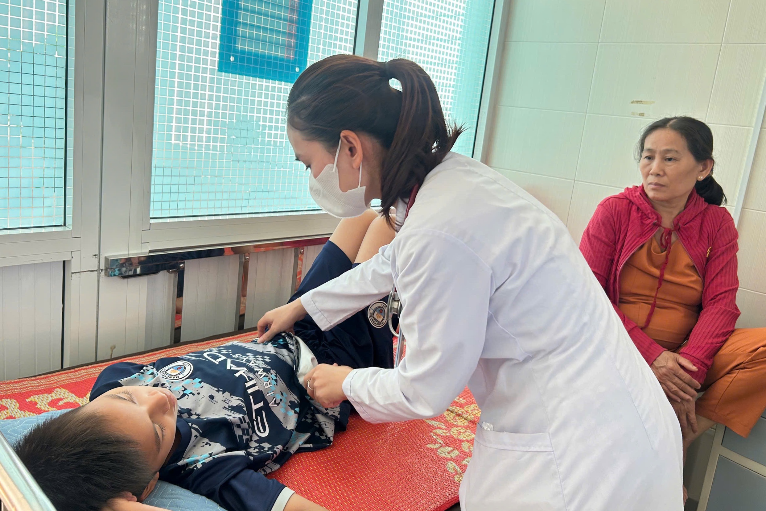 Banh mi stall suspected of poisoning 19 people sourced ingredients from various places