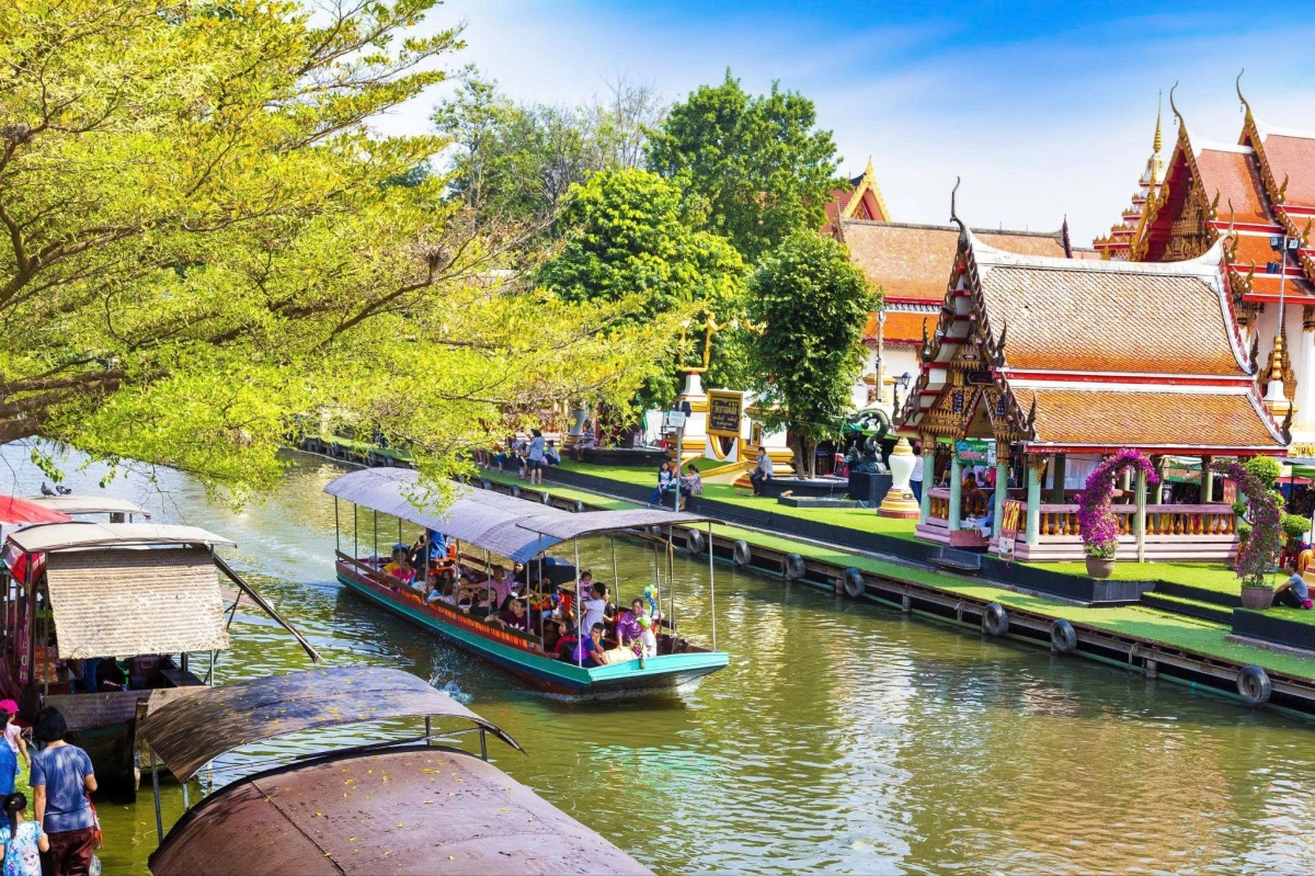 A journey exploring Thailand from urban centers to ancient capitals