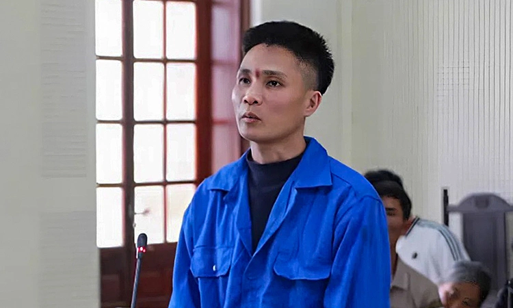 Man kills foreign companion of his estranged wife in rented room