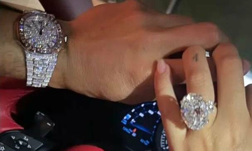 Ronaldo's girlfriend flaunts wealth