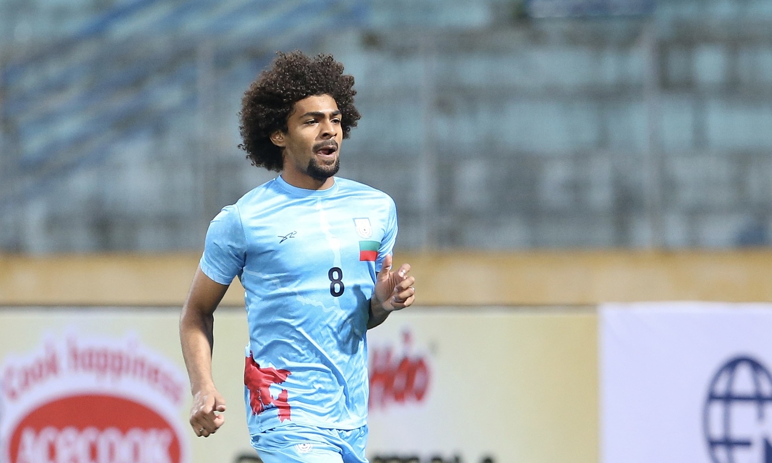 Former Premier League player trains at Hang Day Stadium for match against Vietnam