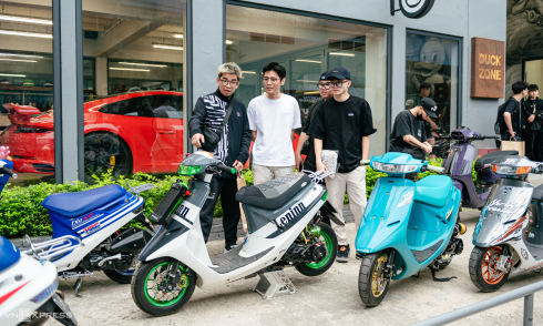 A gathering place for young custom motorcycle enthusiasts in Hanoi