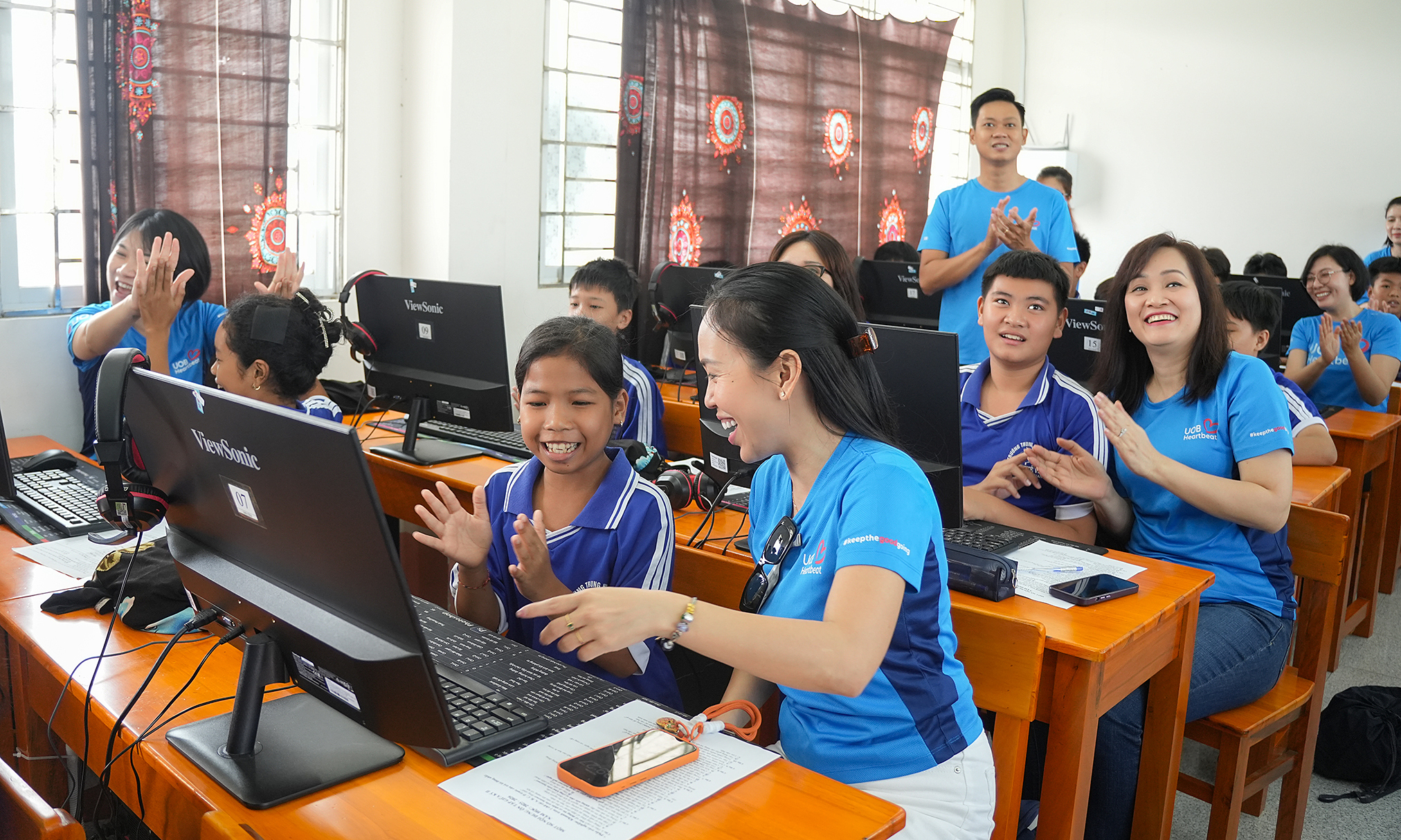 UOB donates computer labs to 2,000 students in An Giang