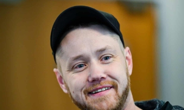 Nathan Newby awarded medal for convincing attacker to abandon hospital bombing