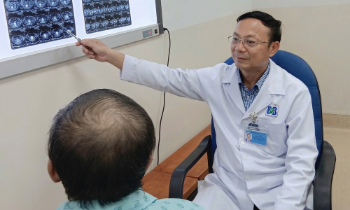 abandoning cancer treatment for 'healing' leaves, patients return to hospital when opportunities are lost