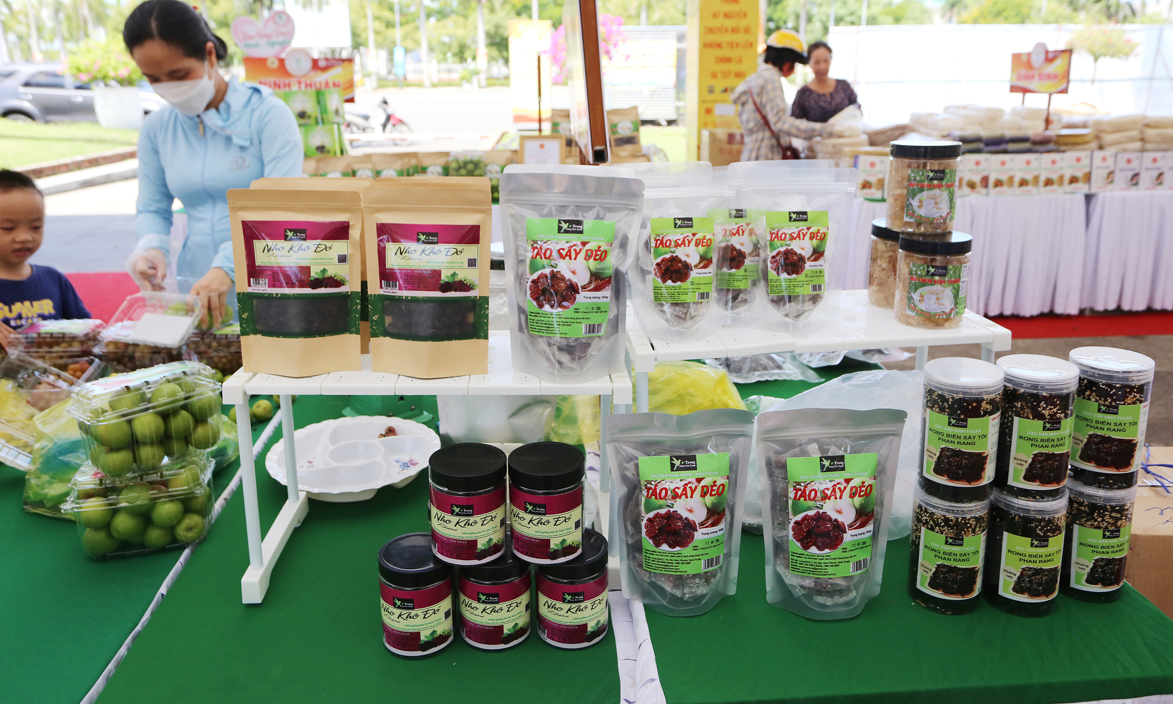 How is agriculture pressured by the Middle East conflict?