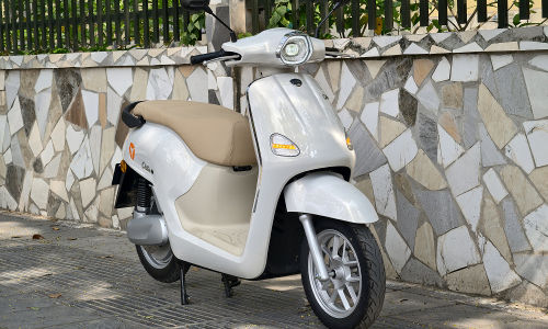 Yadea Osta – a feature-rich electric scooter