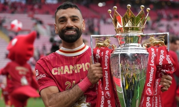 Ronaldo and Messi's teams eye Salah