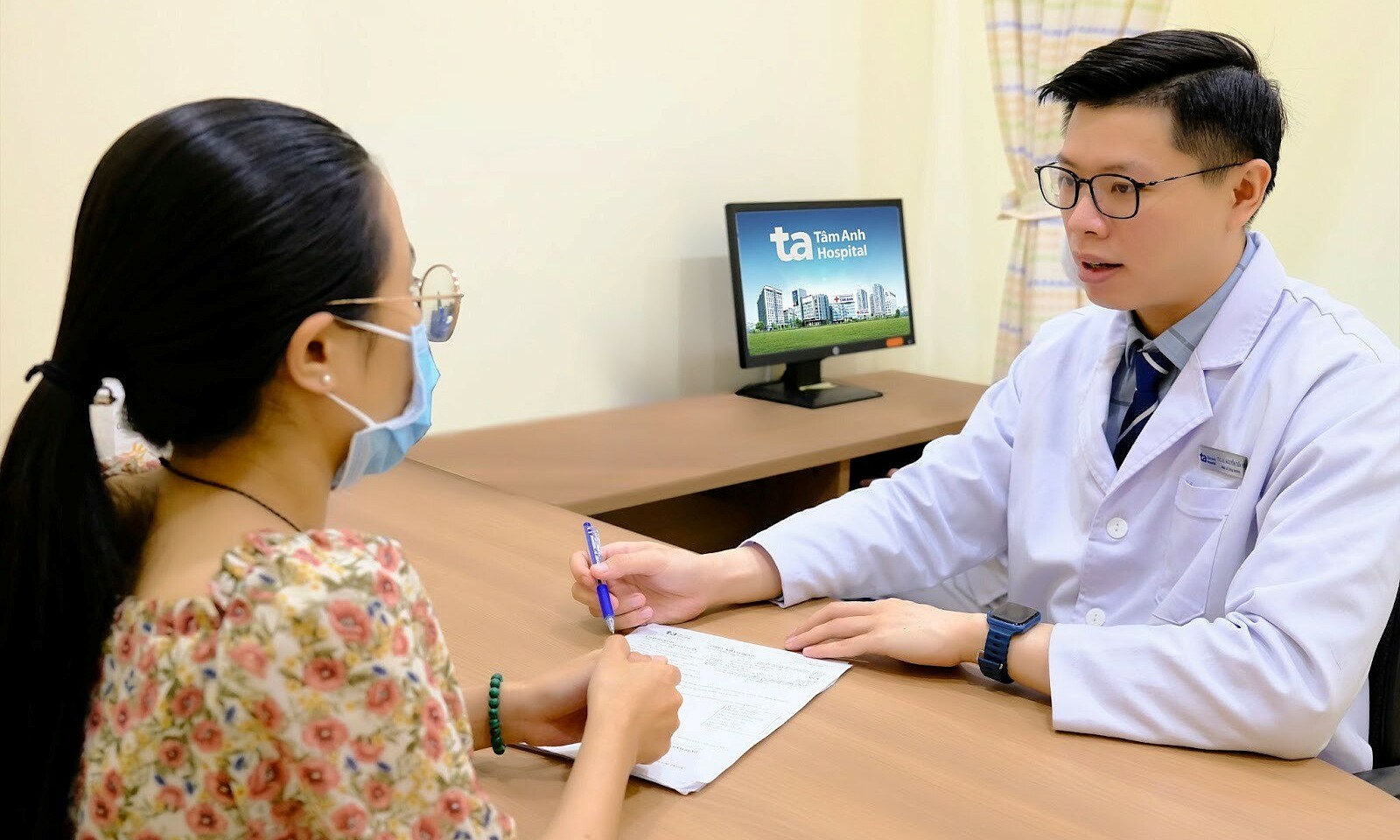 Who should undergo liver cancer screening?