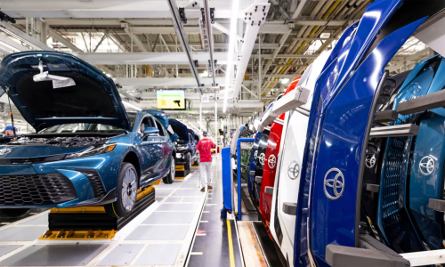 Toyota boosts investment in electric vehicle production