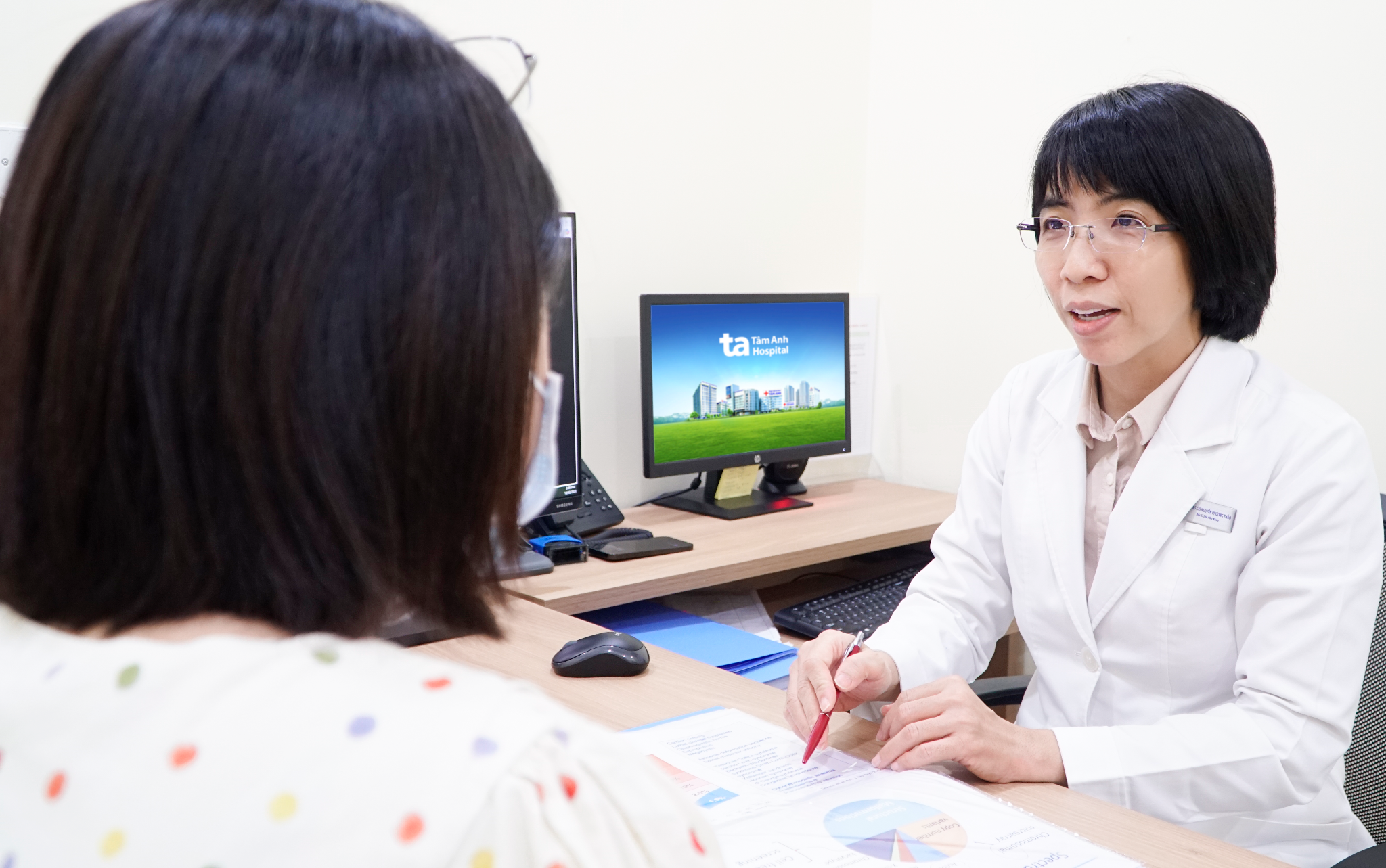 When should pregnant mothers supplement calcium?