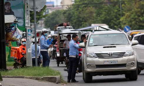 Cambodia temporarily suspends traffic fines