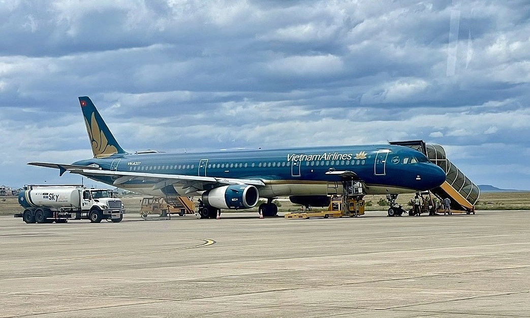 Phu Cat airport's second runway set for june completion