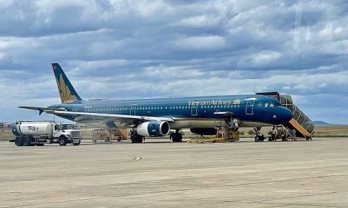 Phu Cat airport's second runway set for june completion