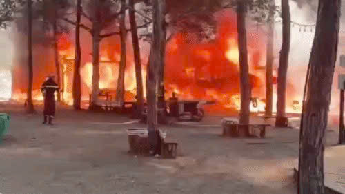 Major fire at Mang Den night economic zone