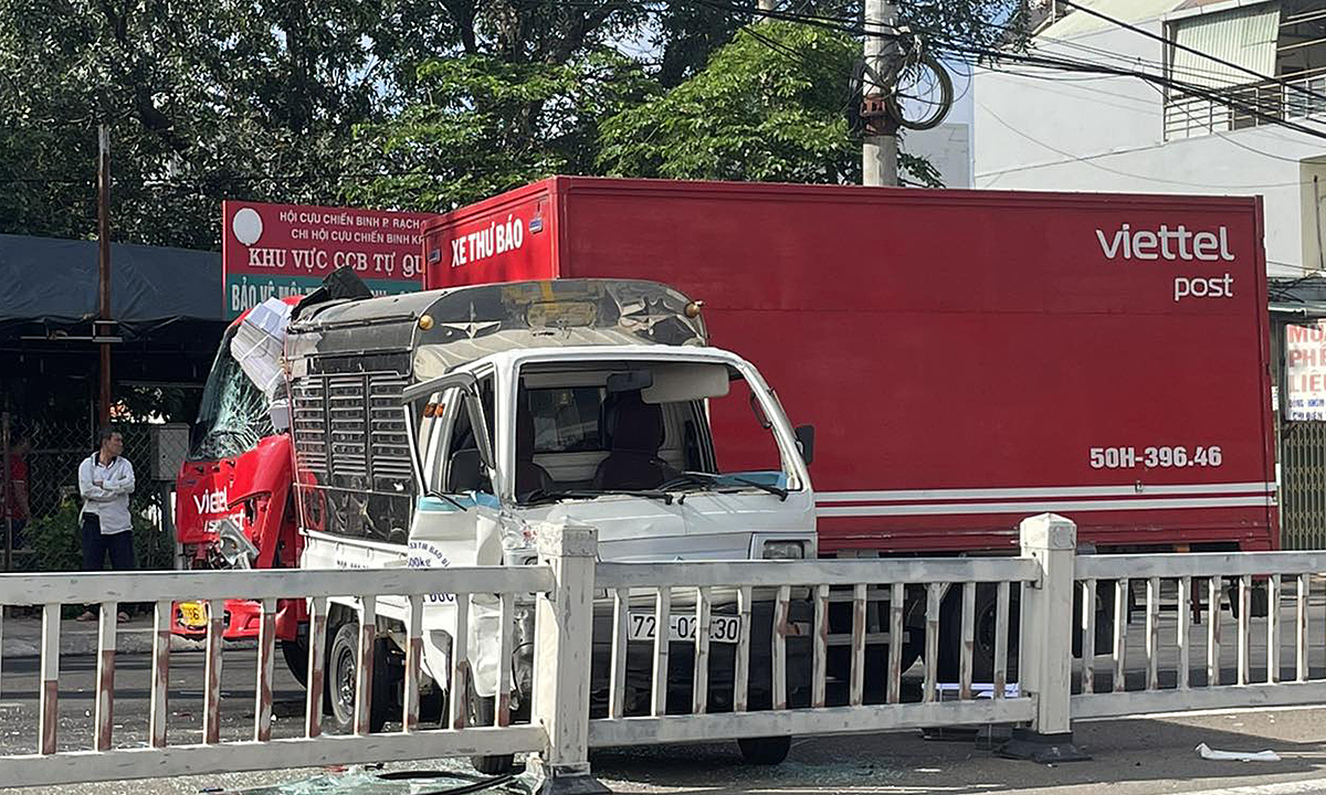 Three vehicles in chain collision, Vung Tau gateway congested