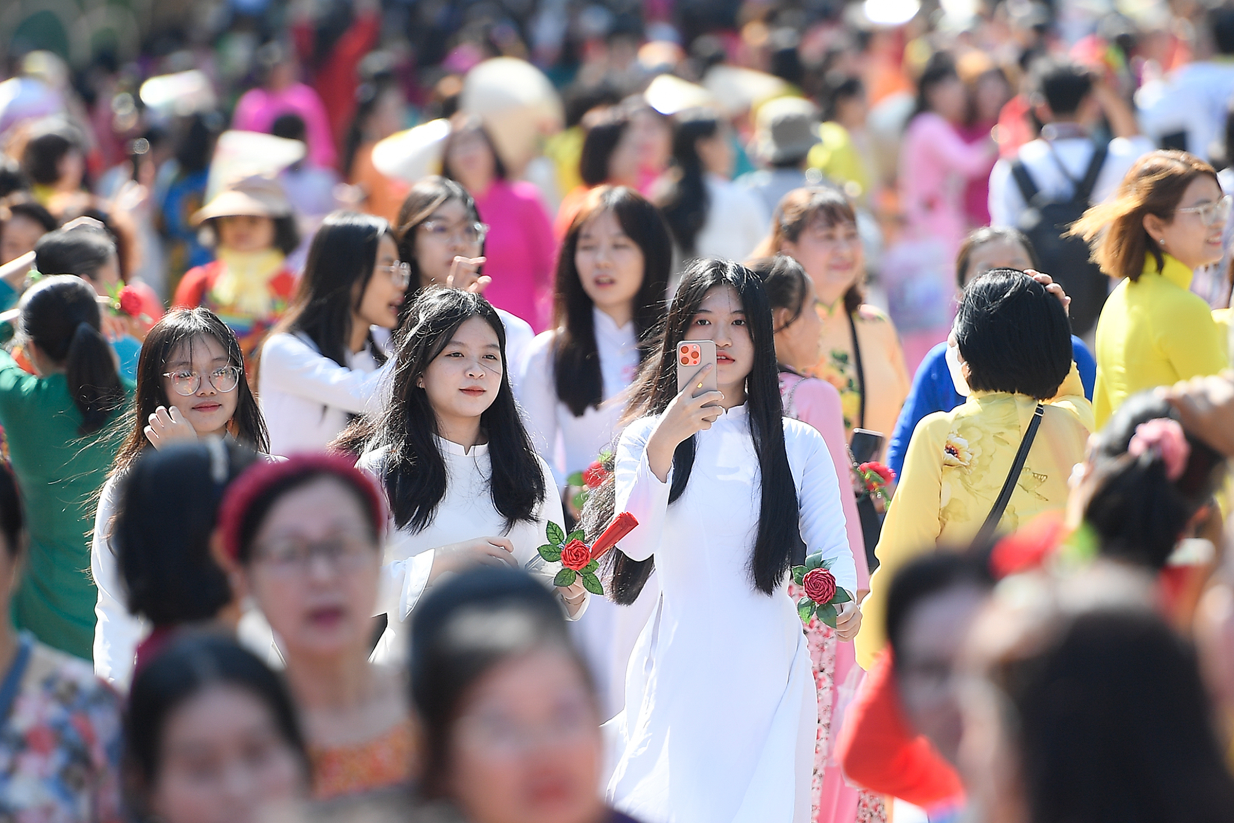 Proposal to submit to National Assembly a regulation on November 24 as Vietnam Culture Day, workers to receive paid holiday