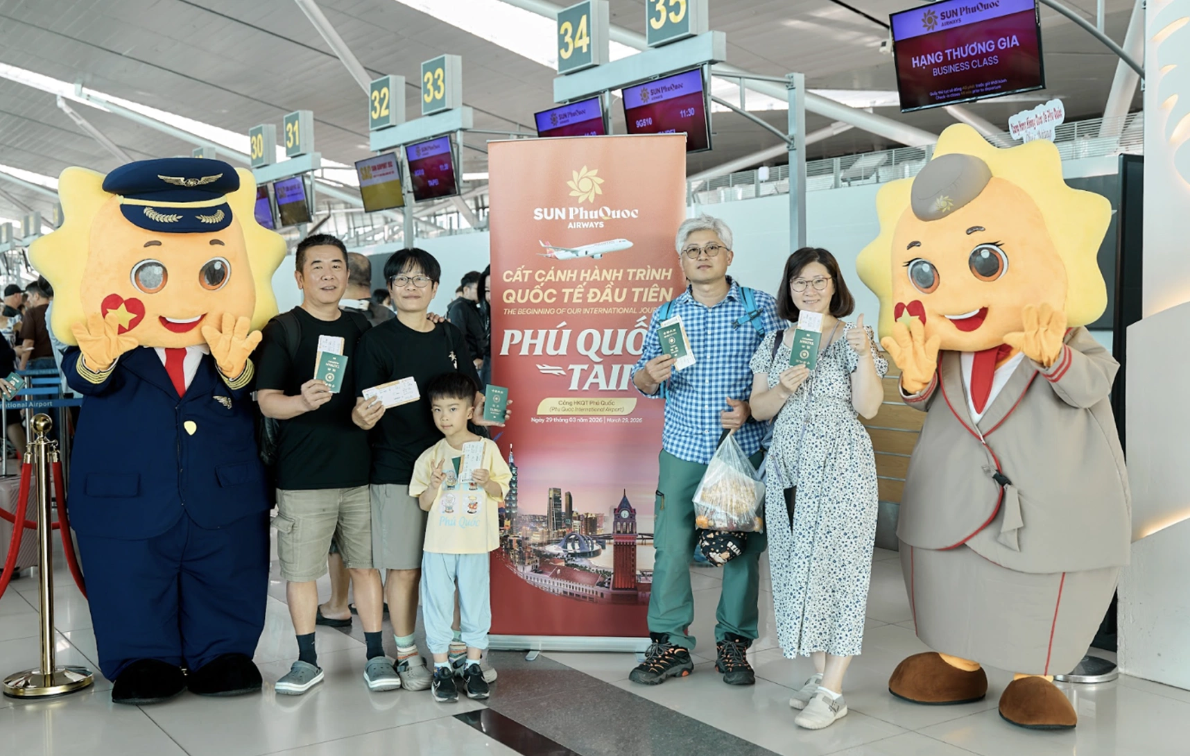 Sun PhuQuoc Airways launches first international flight