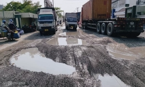 Road to Ho Chi Minh City's largest export processing zone restricted for repairs