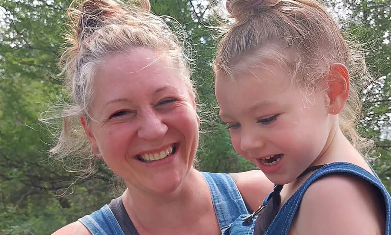 ICE accused of detaining Canadian woman and her 7-year-old daughter