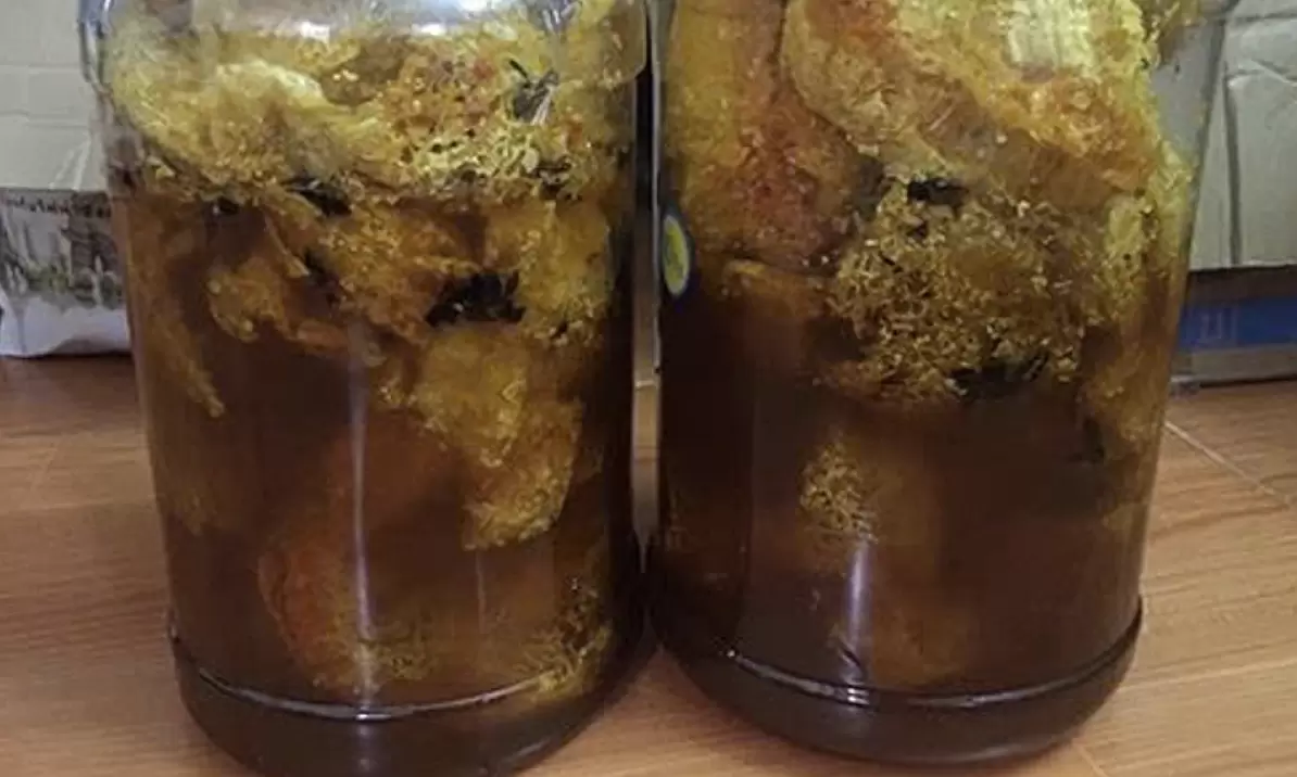 Should medicated alcohol be consumed for joint pain?